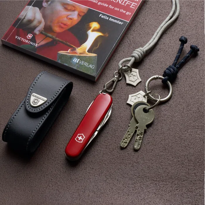 sak_segmentation_accessories_g_1.jpg